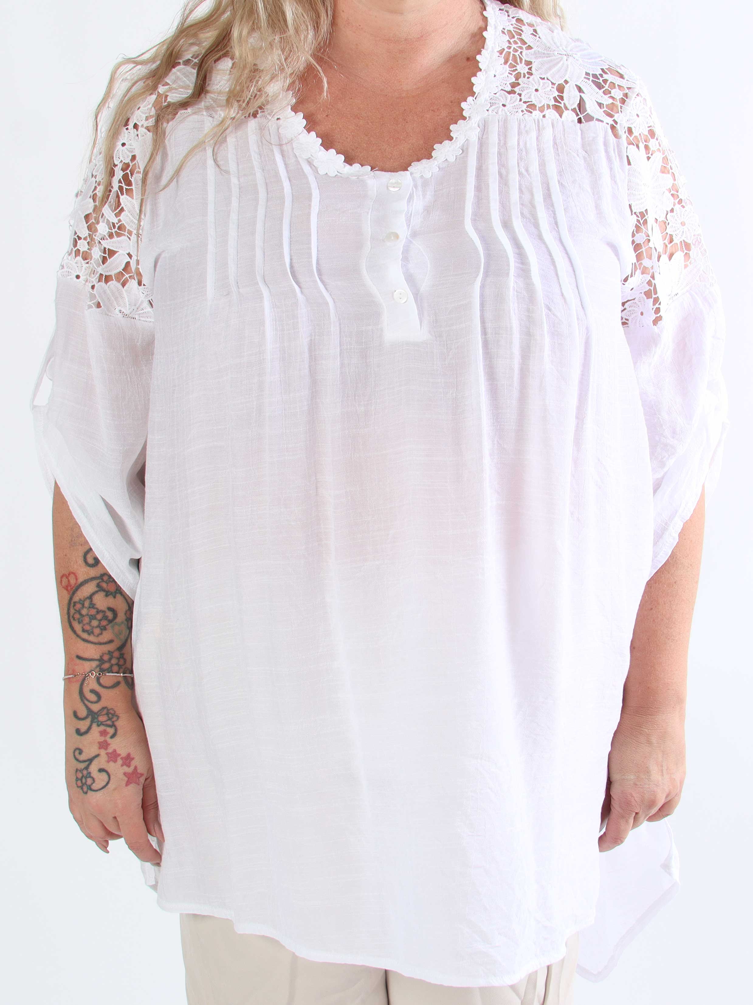 Rosalie - Söt feminin plus size-tunika med broderad rygg